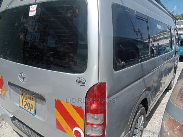 Toyota HiAce 2009 Silver