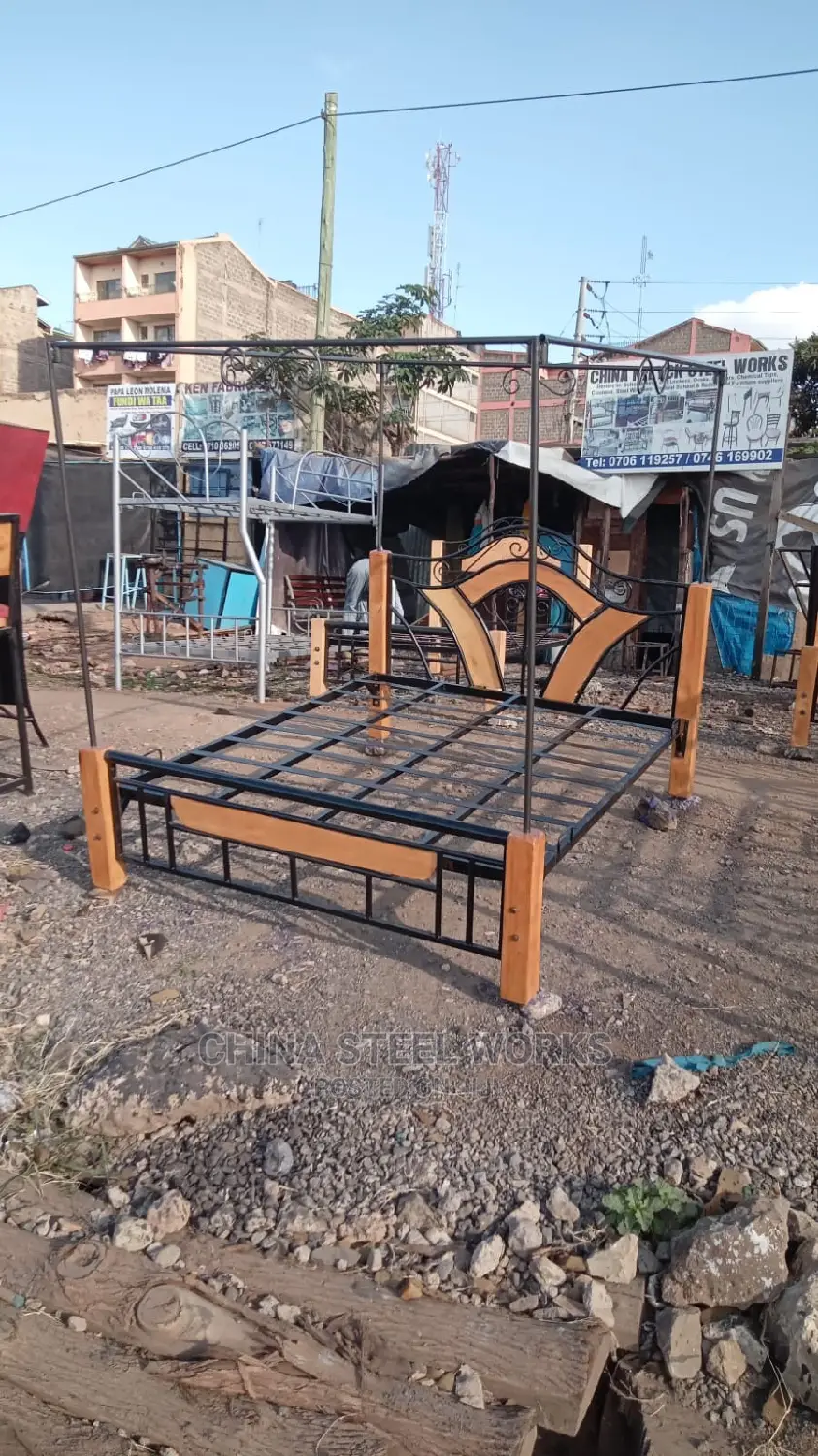 5 by 6 Metalic Frame Hardwood Stand