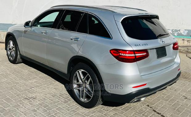 Mercedes-Benz GLC-Class 2016 Gray - thumbnail 4