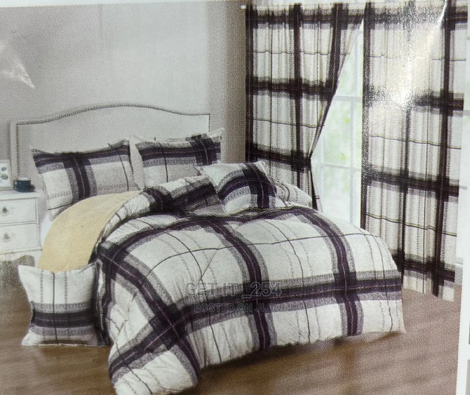 Woolen Duvets With Curtains