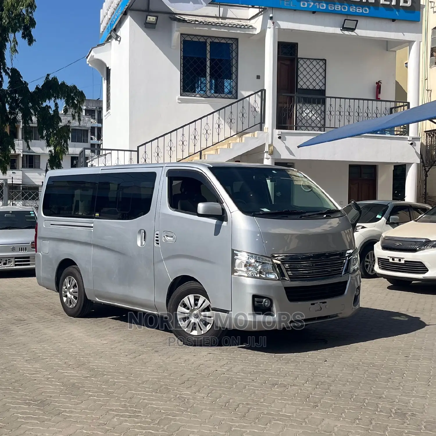 Nissan NV3500 2015 Silver