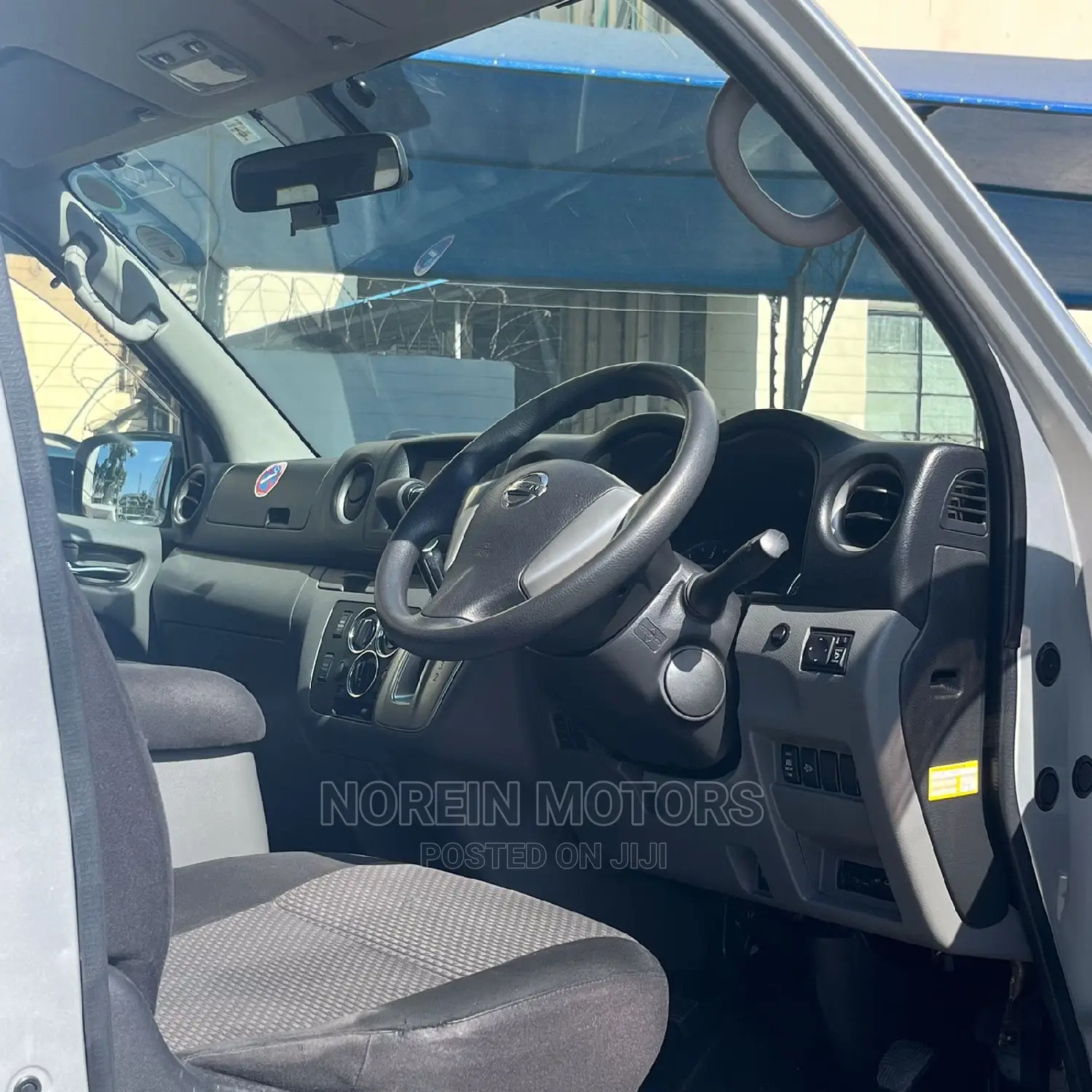 Nissan NV3500 2015 Silver