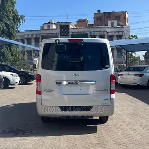 Nissan NV3500 2015 Silver