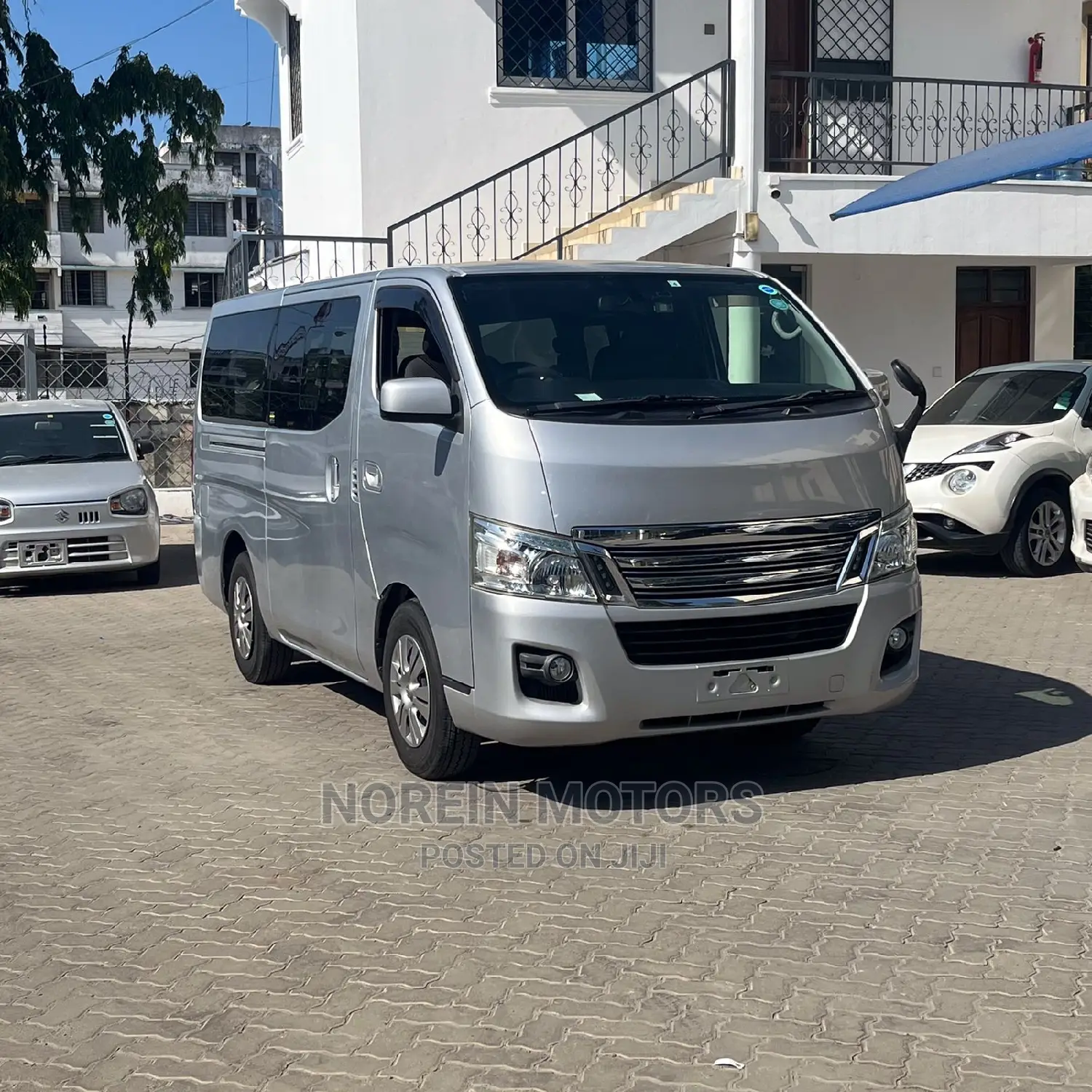 Nissan NV3500 2015 Silver