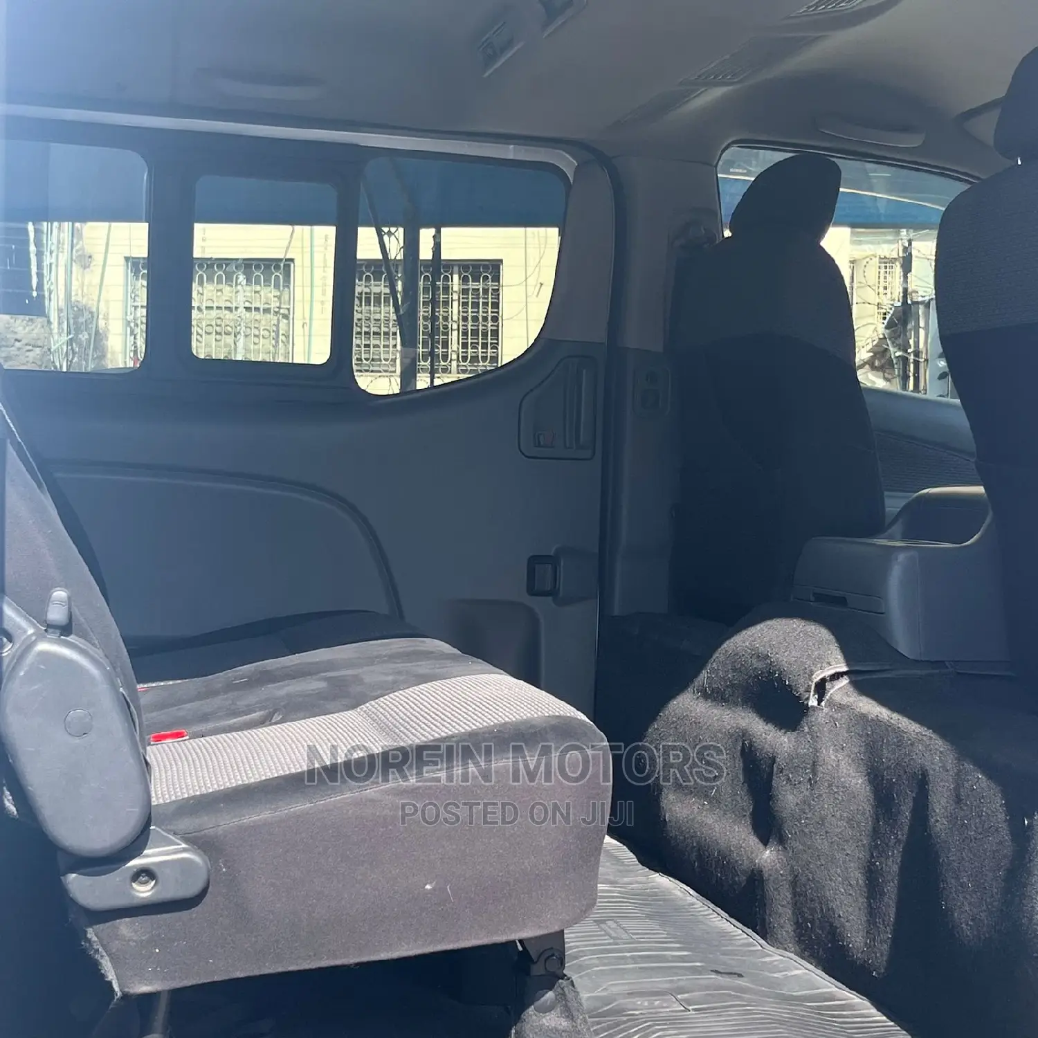 Nissan NV3500 2015 Silver