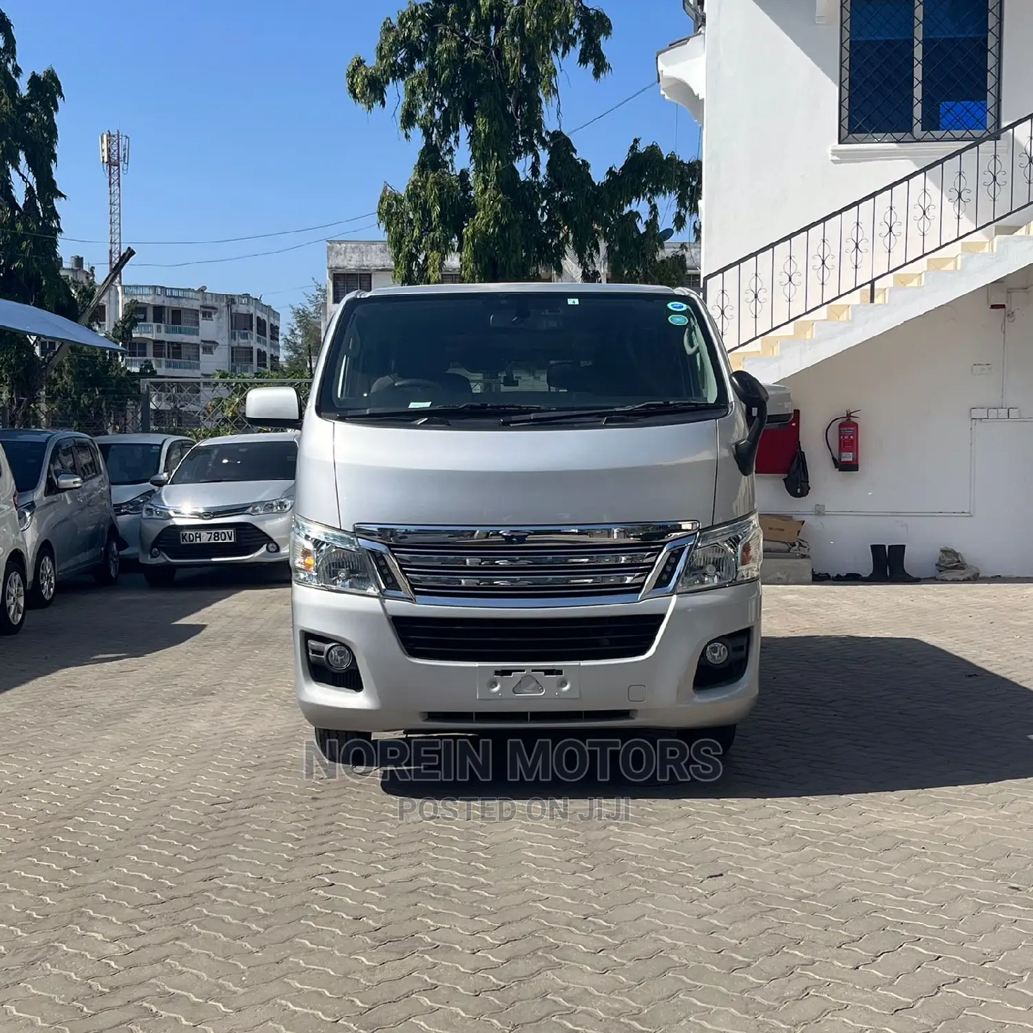 Nissan NV3500 2015 Silver