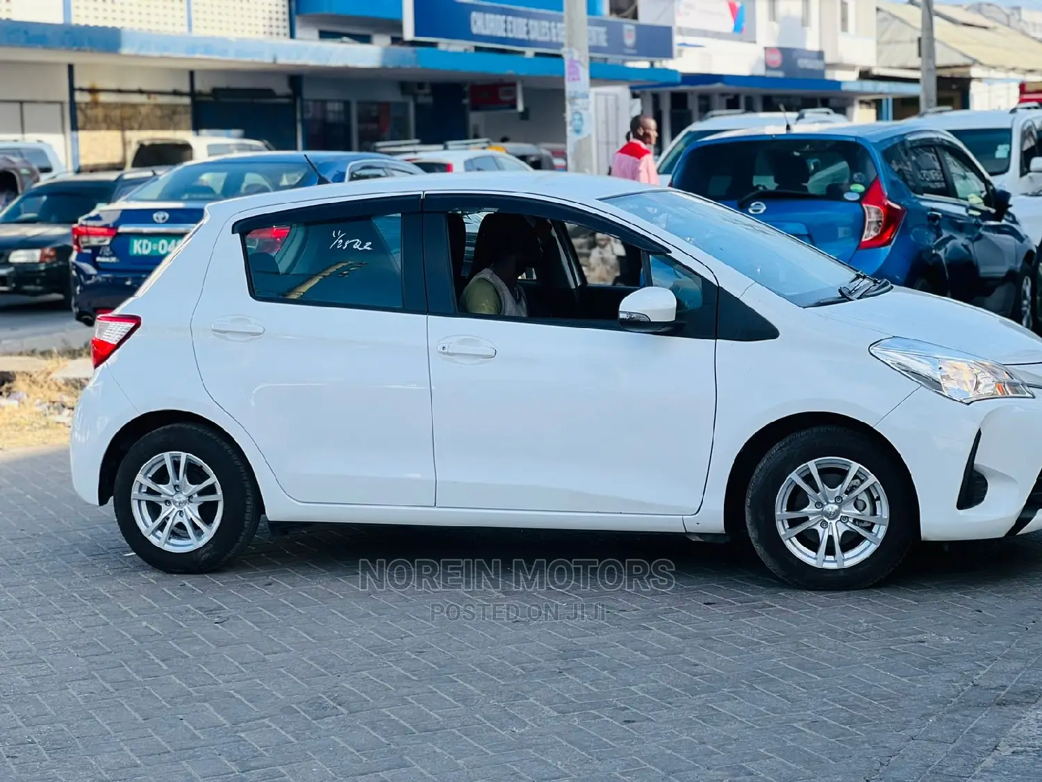 Toyota Vitz 2018 White