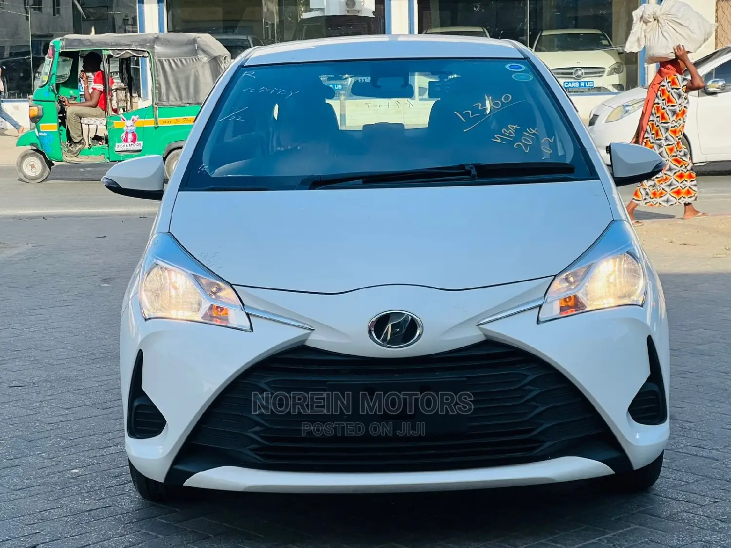 Toyota Vitz 2018 White
