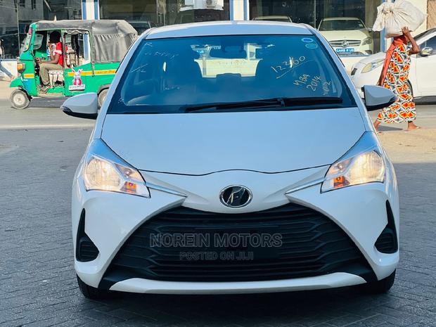 Toyota Vitz 2018 White - thumbnail 6