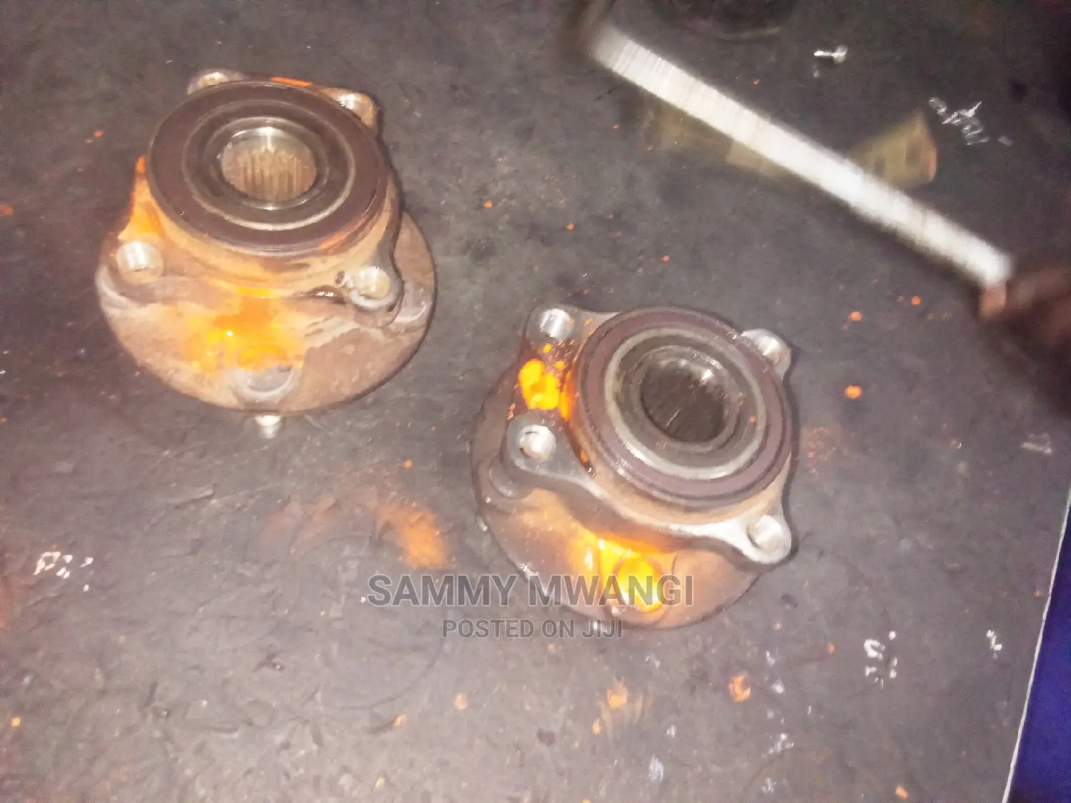 Subaru Legacy Front Hub Avairable