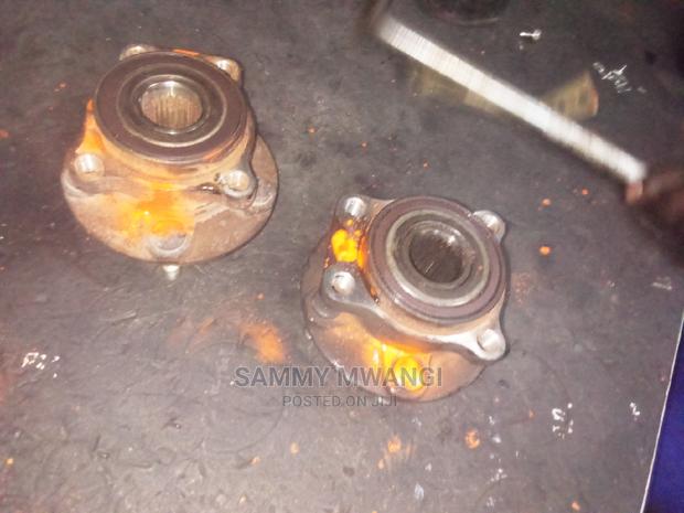 Subaru Legacy Front Hub Avairable