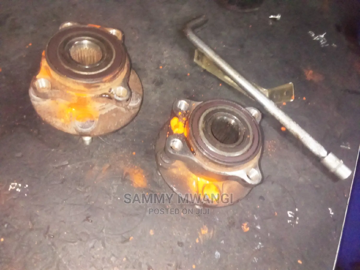 Subaru Legacy Front Hub Avairable
