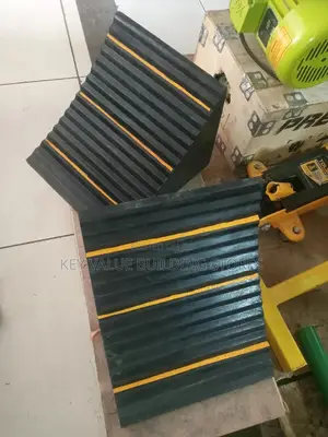 Wheel Stopper for Tracks and Trailers