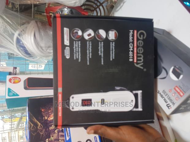 Geemy GM-6018 Electric Shaver