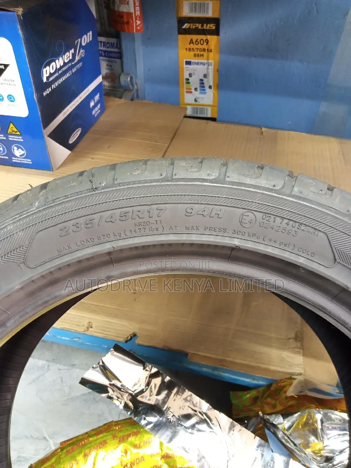 235/45r17 Kenda Tyre