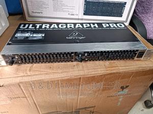 Behringer Ultragraph Pro FBQ1502 15-Band Stereo Equalizer - thumbnail 2