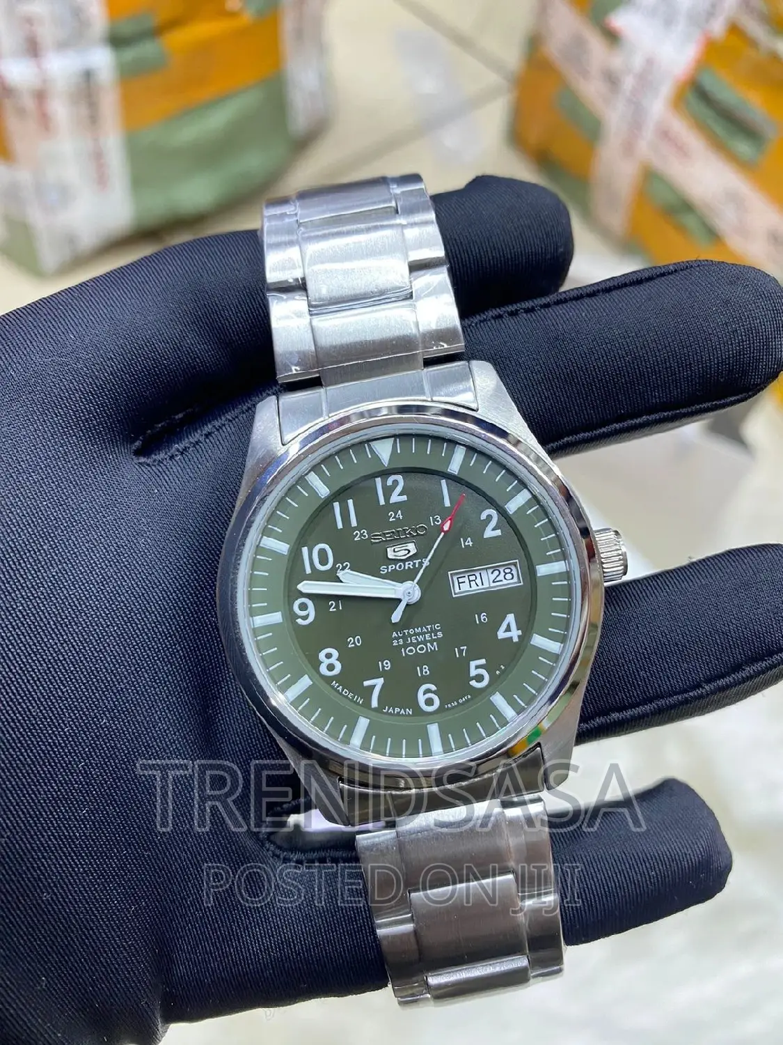 Seiko 5 21 Jewels Gold and Stainless Steel
