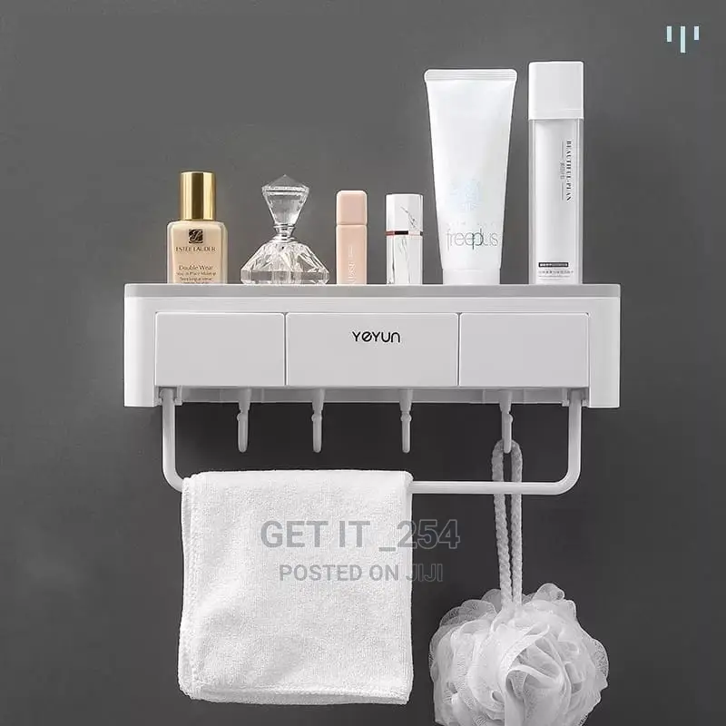 Punch-Free Organizer With Hanging Rack