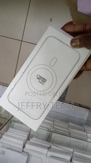 Samsung Galaxy S22 Clear Magsafe Case