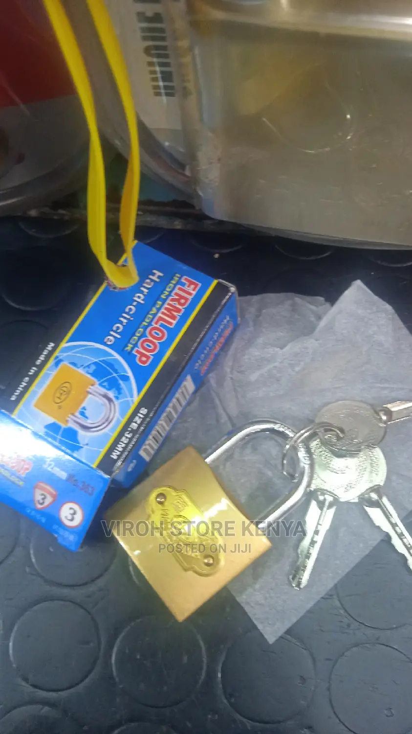 Hardcircle 32mm Padlock With Three Star Keys