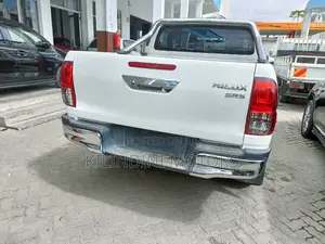 Toyota Hilux 2017 White