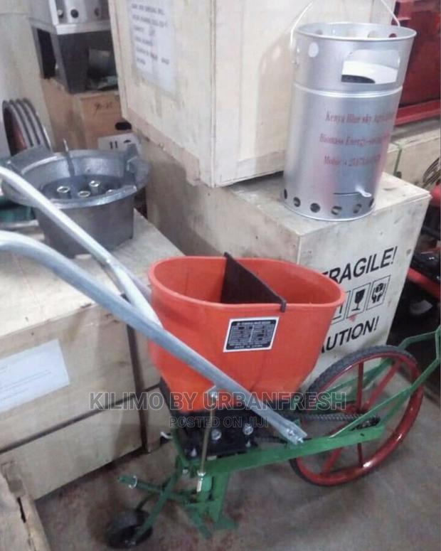 Push Seeding Planter. - thumbnail 6