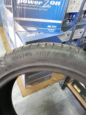 255/40r17 Accelera Tyre