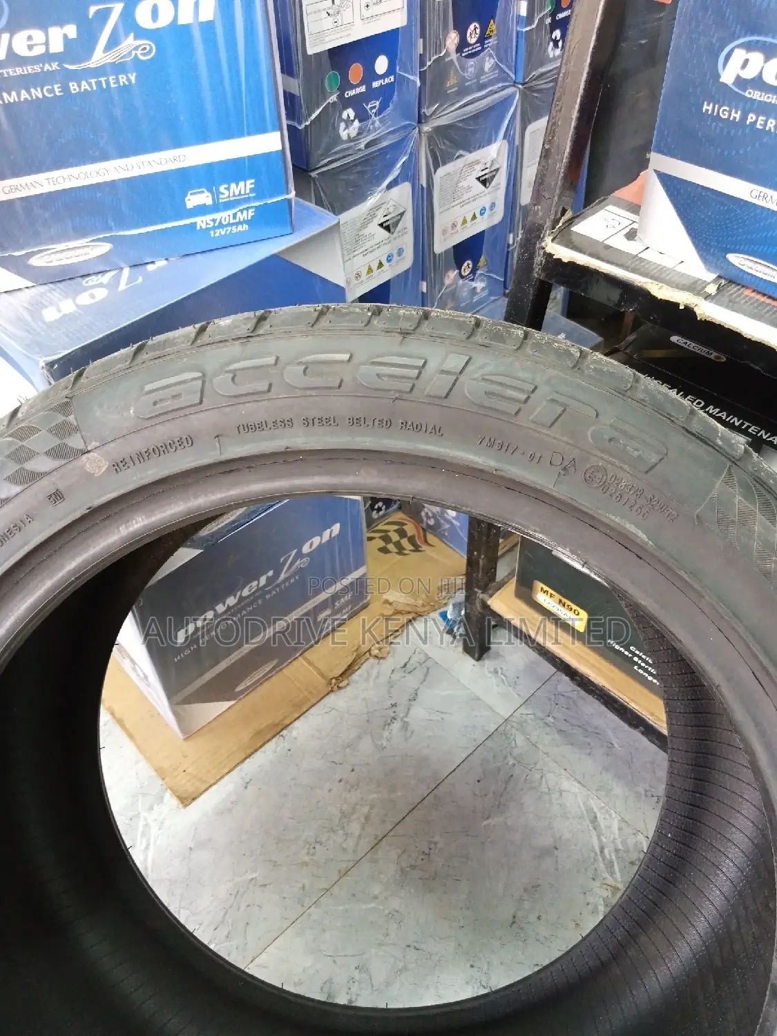 255/40r17 Accelera Tyre