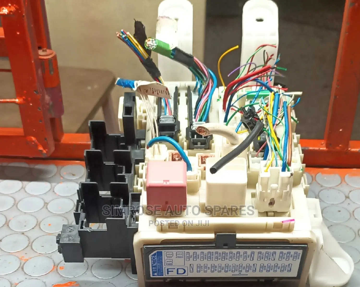 Toyota Rav4/ Vanguard Bcm/Fuse Box