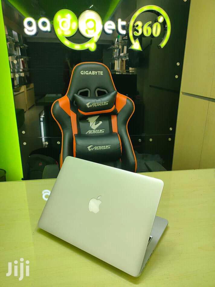 Laptop Apple MacBook Pro 4GB Intel Core i5 HDD 500GB