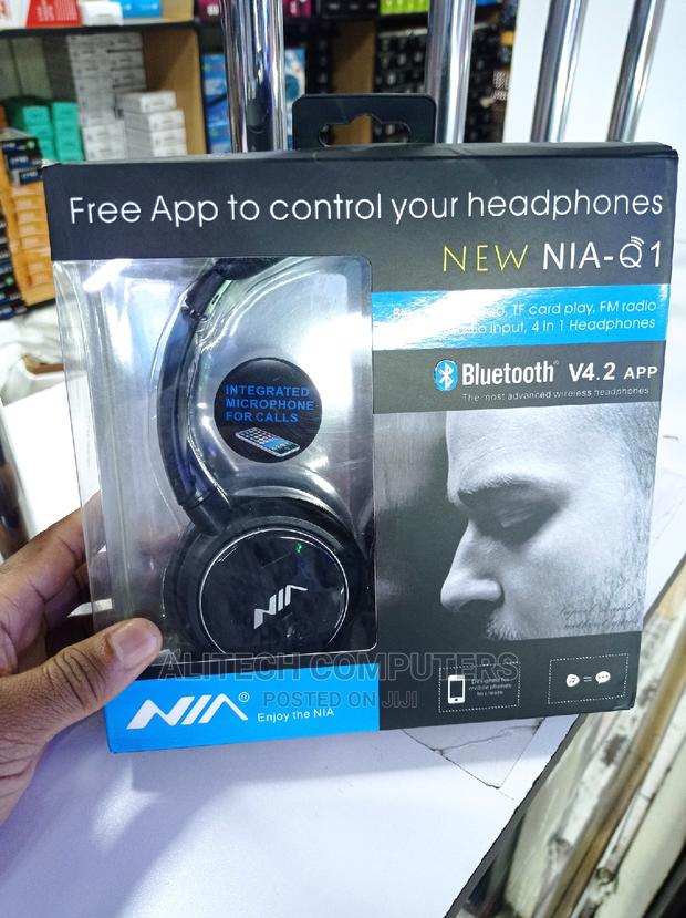 Q1 Wireless Headphones - main view