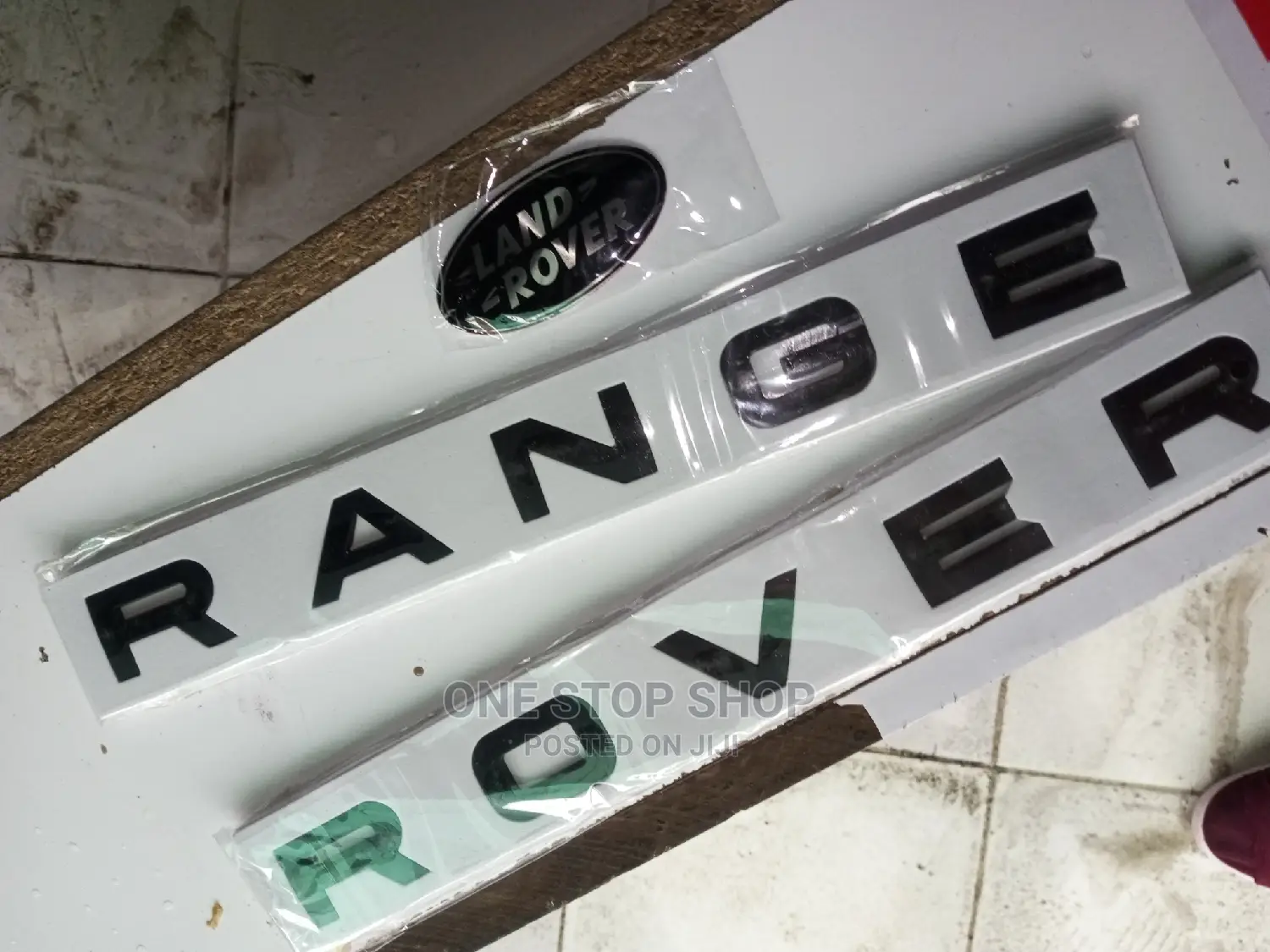 RANGE ROVER and Oval Land Rover Badge