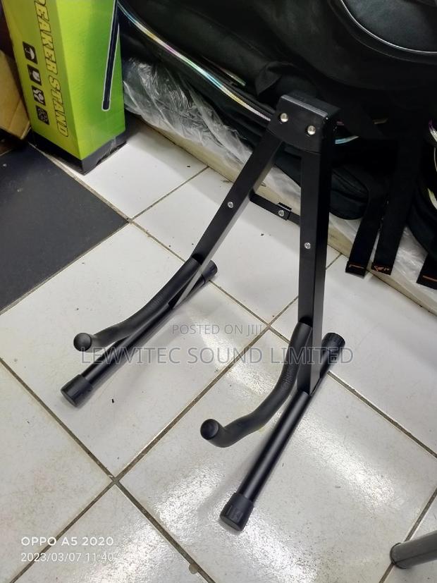 Single Guitar Stand