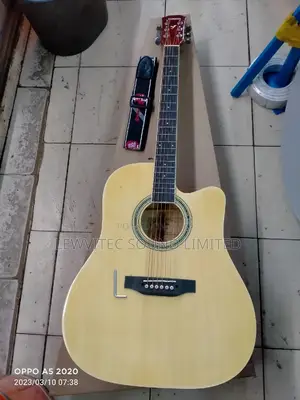 Yamaha Natural Acoustic Guitar