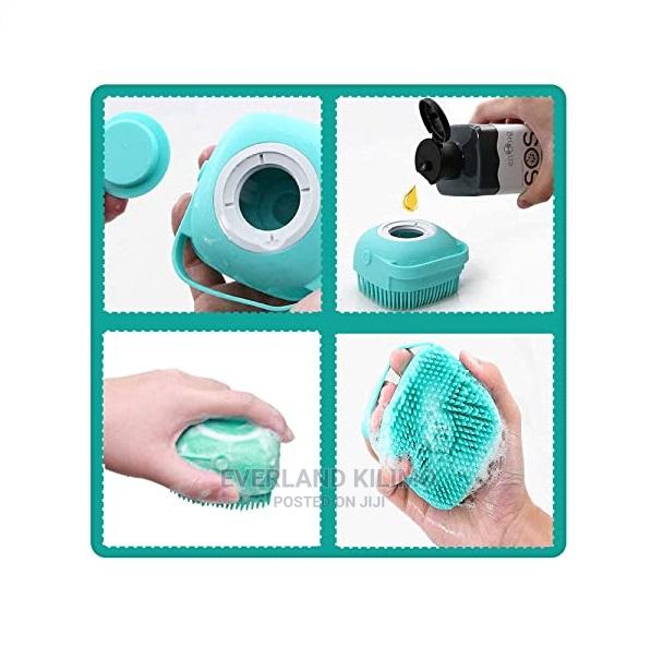 Self Cleaning Shampoo Brush - main view