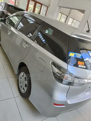 Toyota Wish 2016 Silver