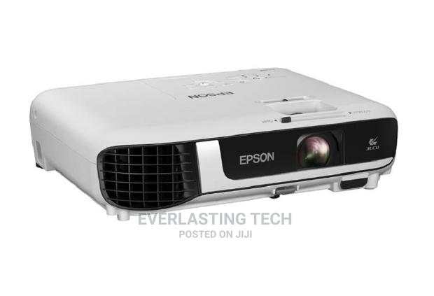 Epson Eb-W51 Wxga 3lcd 4000 Lumens Projector - thumbnail 3