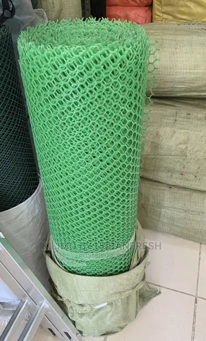 Plastic Poultry Mesh 25 X 1M Roll.