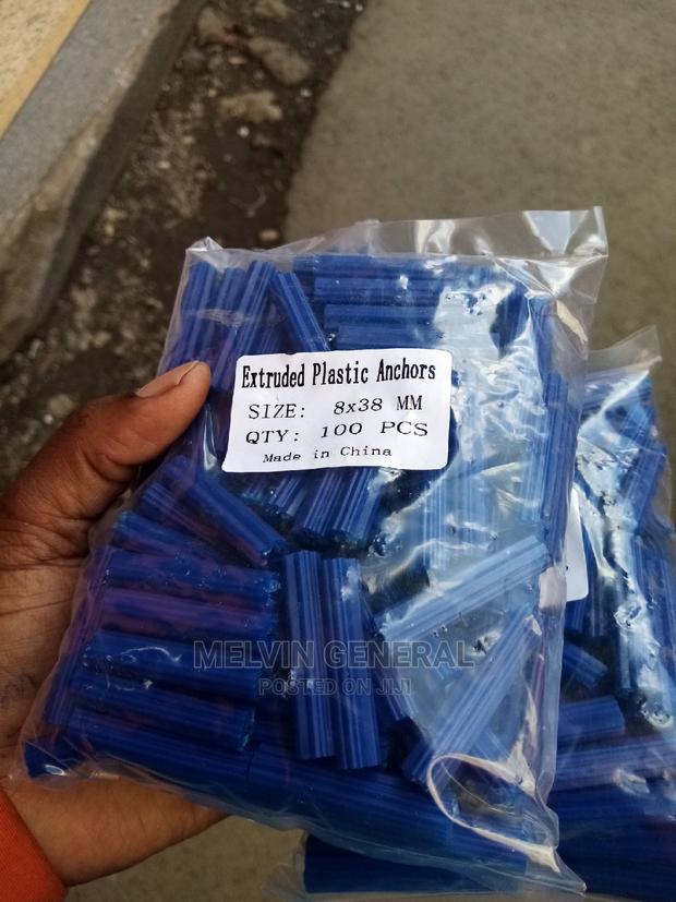 Extruded Wall Anchors Plugs 8mm