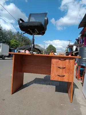 Office Desk/Chair