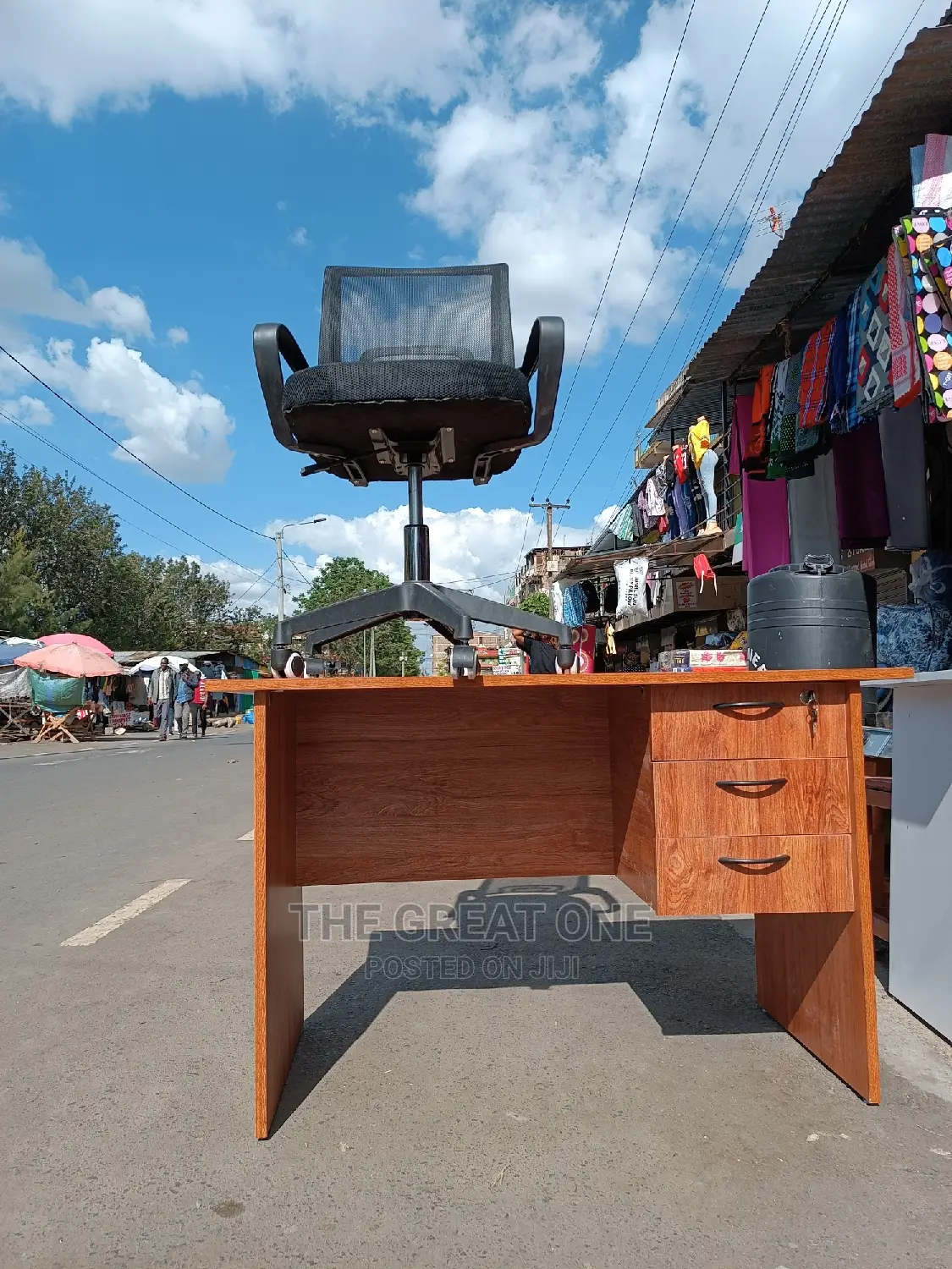 Office Desk/Chair 4500