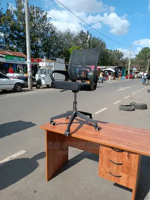 Office Desk/Chair at 5000