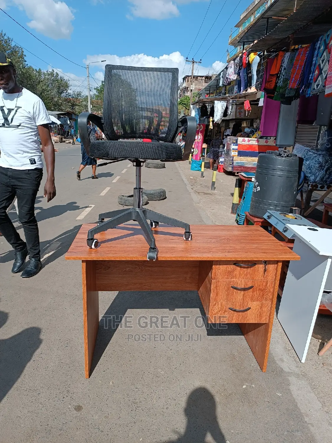 Office Desk/Chair 4500
