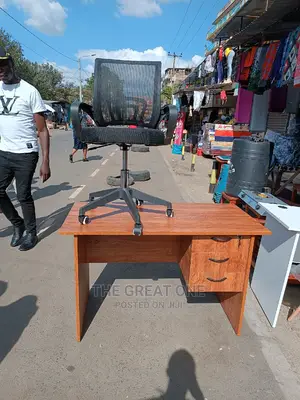 Office Desk/Chair 4500