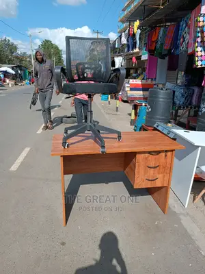 Office Desk/Chair 4500