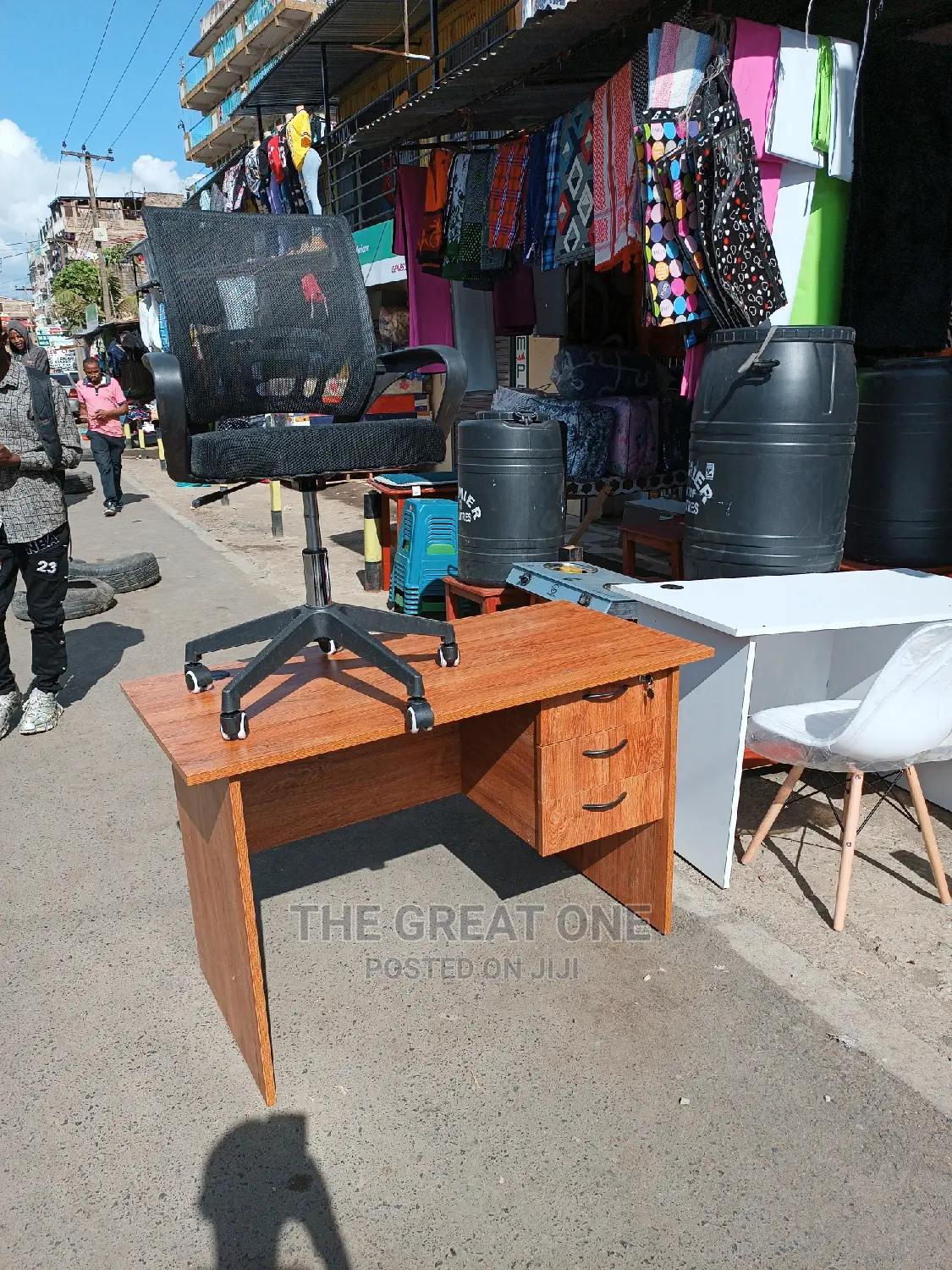 Office Desk/Chair 4500