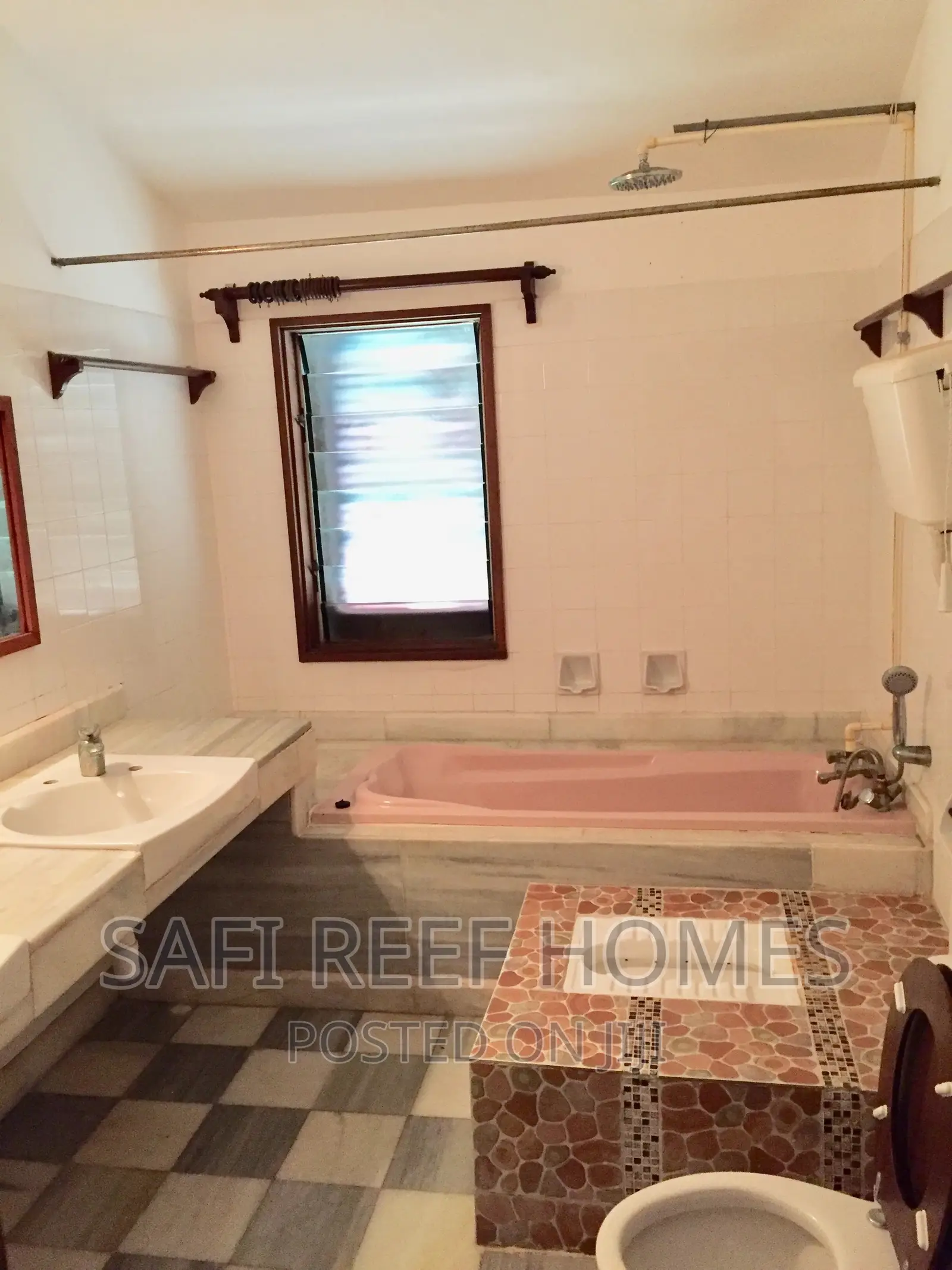 6bdrm Maisonette in Nyali for Rent