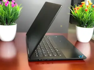 New Laptop Lenovo Yoga 910 8GB Intel Core I7 SSD 512GB
