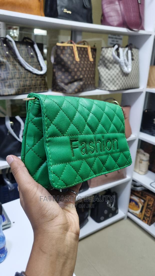 Pretty Shoulder Bag - thumbnail 3