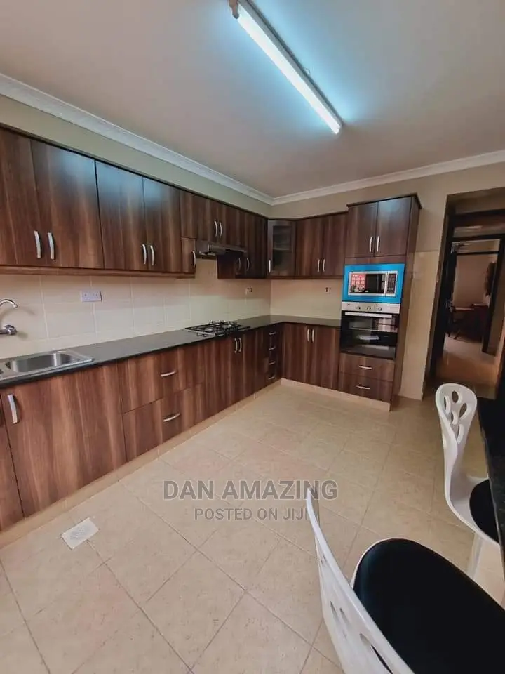 5bdrm Maisonette in Katani for sale